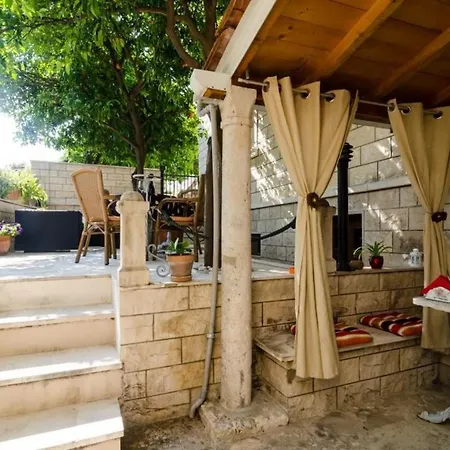 Wild Orange- One Bedroom With Terrace Apartman *